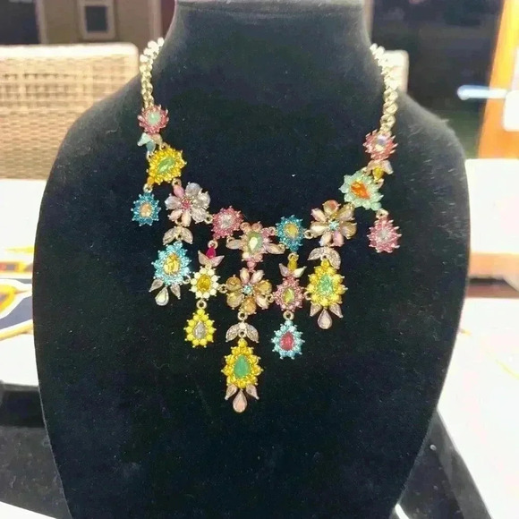 Betsey Johnson gold tone flowerPALISADE LOST necklace And Earrings Set